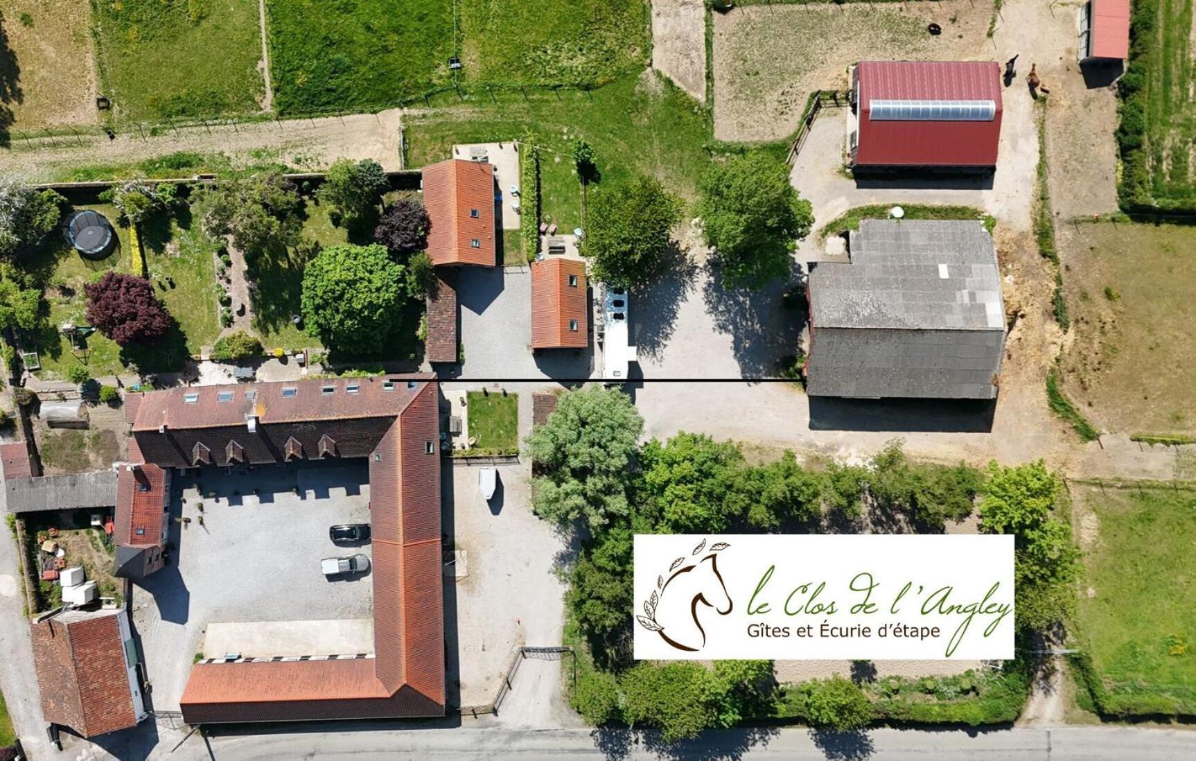 Le Clos de l'Angley Gîtes et pension équestre Caffiers Esterno foto